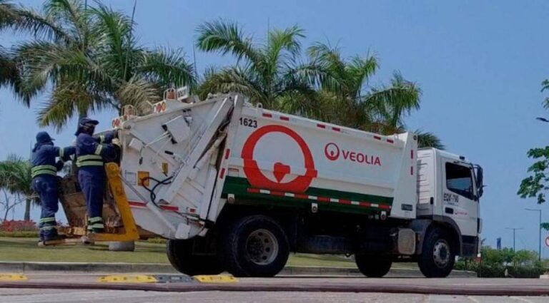 CARRO DE VEOLIA