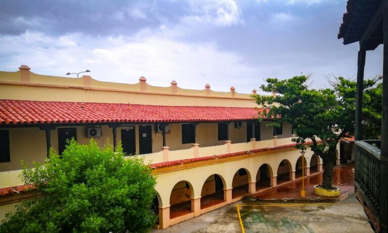 COLEGIO MAYOR DE BOLIVAR