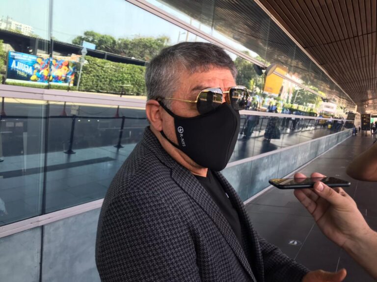 RODOLFO EN EL AEROPUERTO