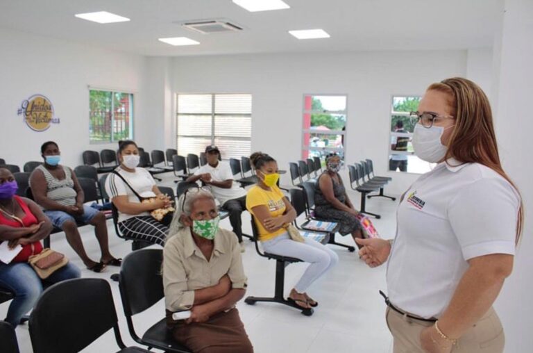 dando clase