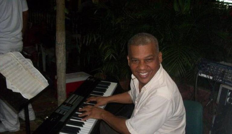 VICTOR DEL REAL
