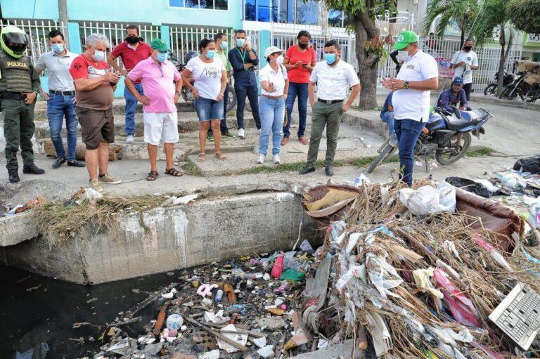 CANAL LLENO DE BASURA