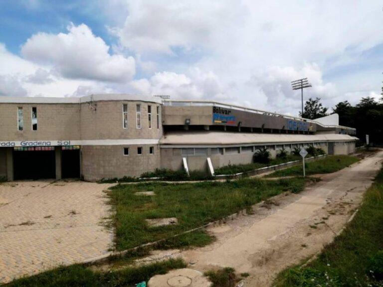 ESTADIO DE EL CARMEN