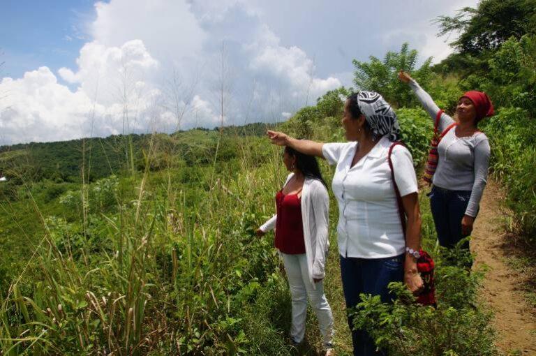 MUJERES VICTIMAS DEL CONFLICTO
