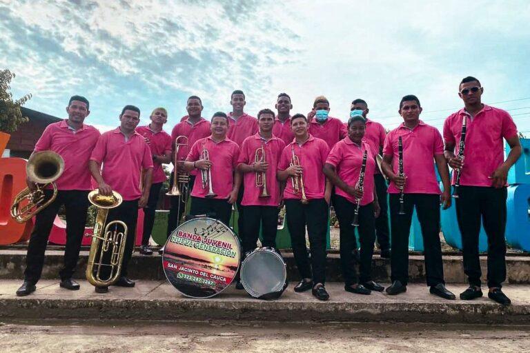 BANDA DE ROSADO