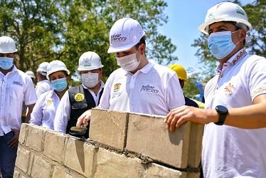 gobernador en la pared