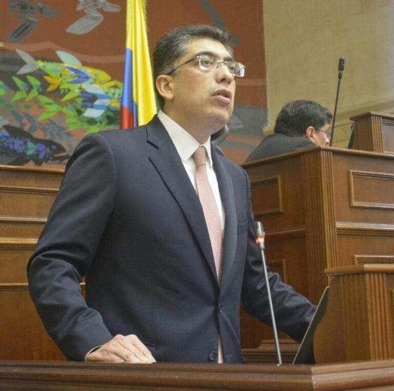 CANDIDATO A LA CONTRALORIA