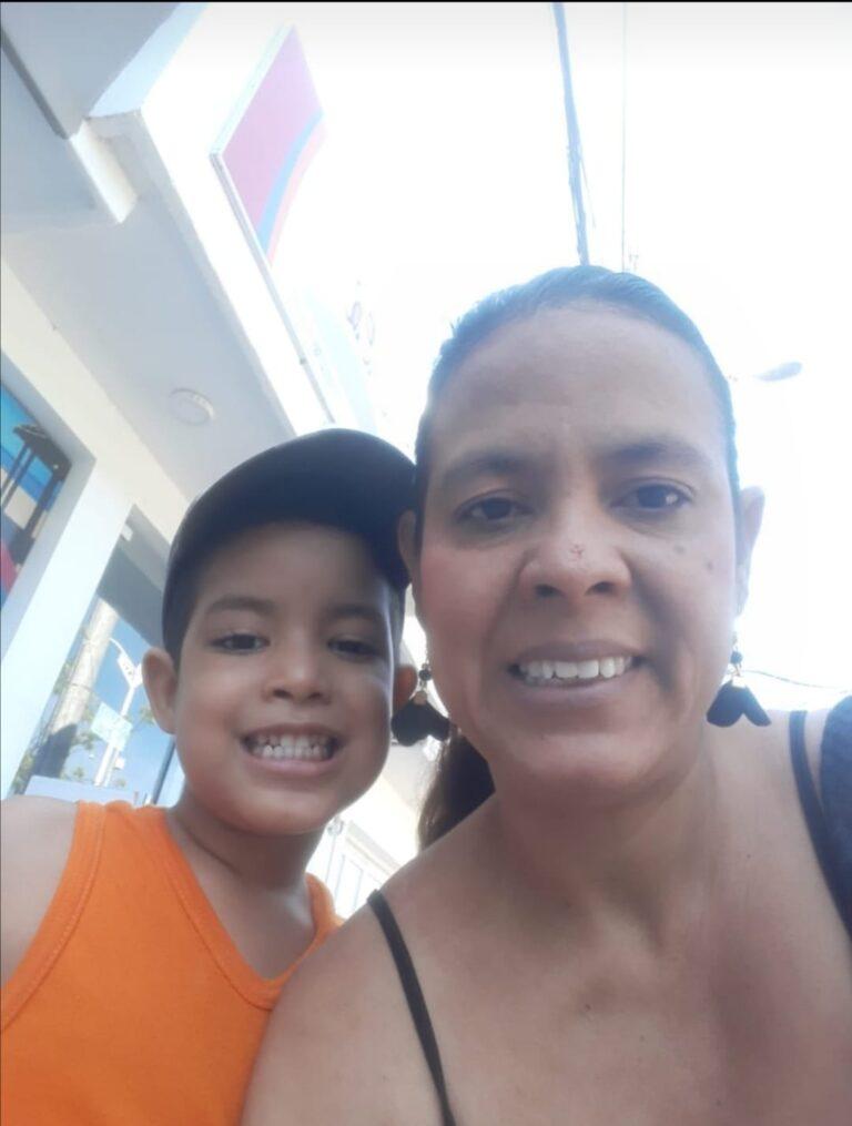 MUJER SORDOMUNDA