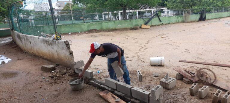 ARREGLANDO EL ESTADIO