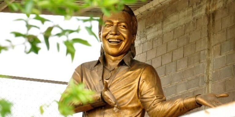 ESTATUA-DE-DIOMEDES-DIAZ-LA-JUNTA-