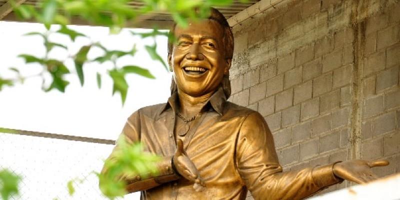 ESTATUA-DE-DIOMEDES-DIAZ-LA-JUNTA-