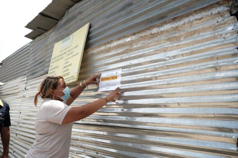 SUSPENDEN OBRAS
