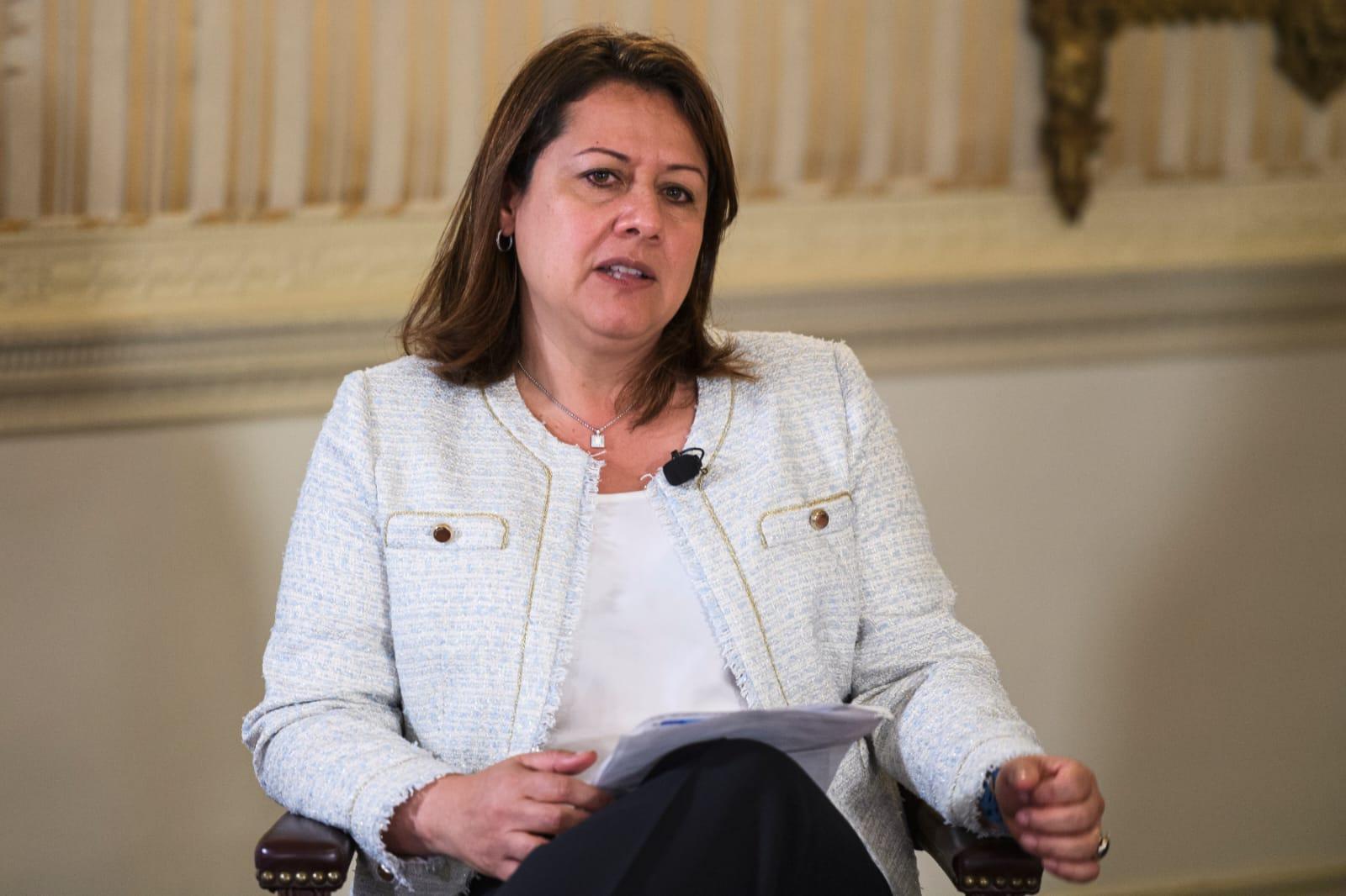 MINISTRA DE COMERCIO Y TURISMO