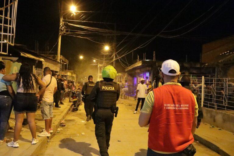 policia en la calle