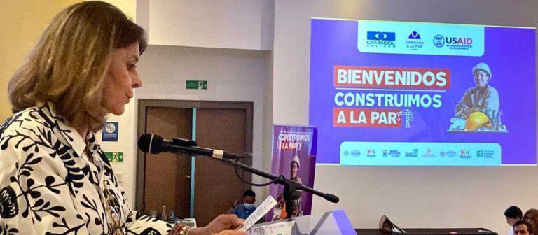 CONSTRUIMOS A LA PAR