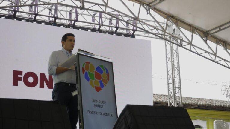 IRVIN PÉREZ PUEBLOS QUE ENAMORAN