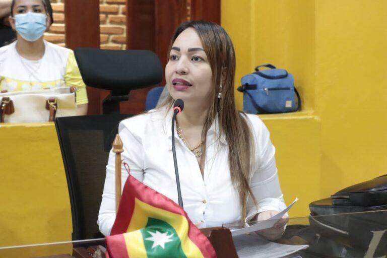 GLORIA ESTRADA EN SU CURUL