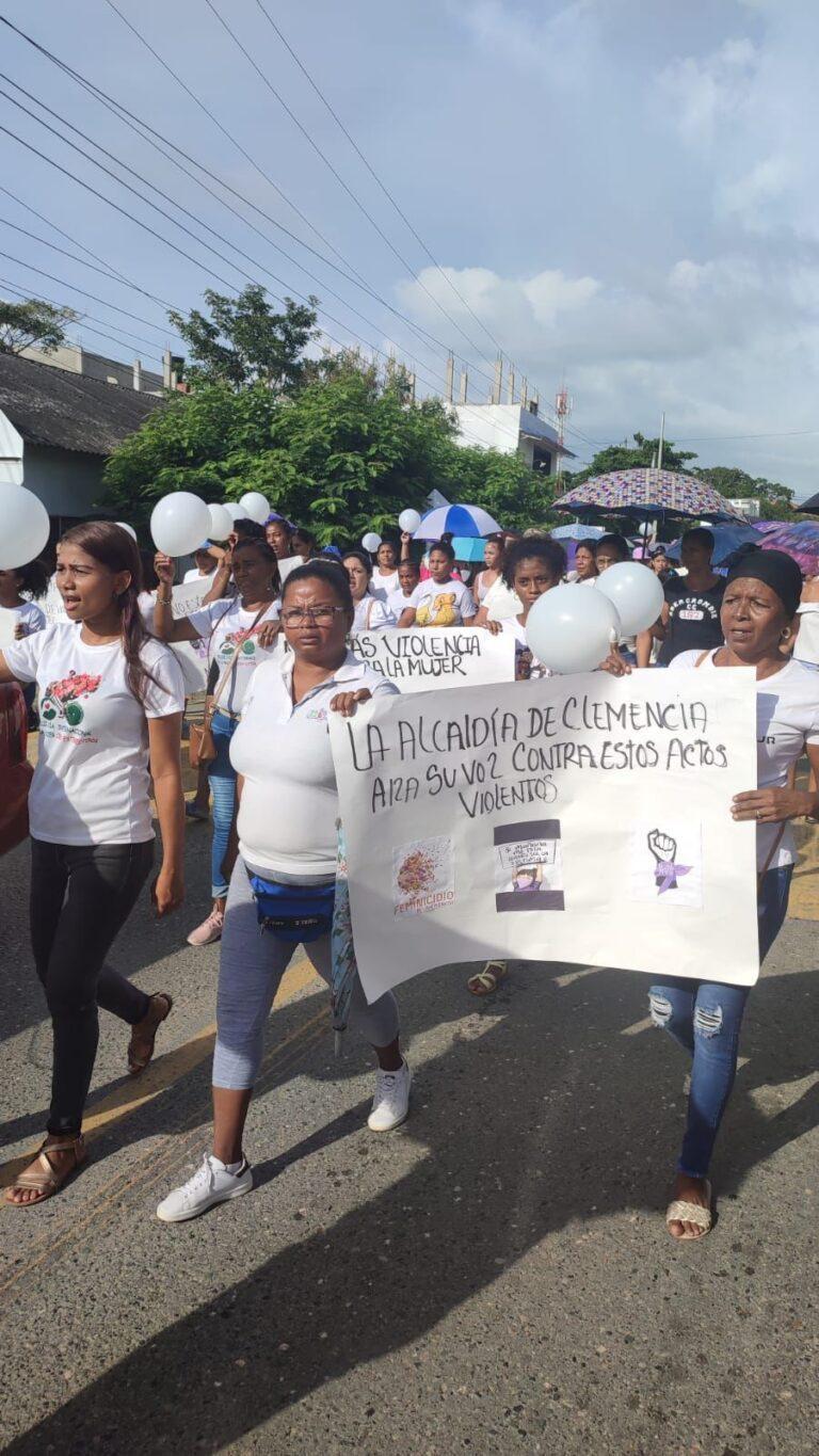PLANTON CONTRA EL FEMINICIO