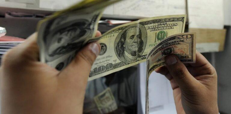 dolar falso