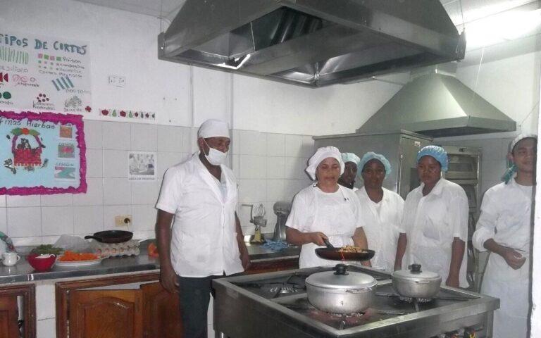 cocinando