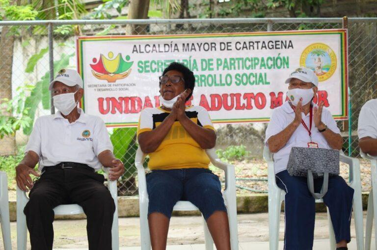 viejitos reciben subsidio