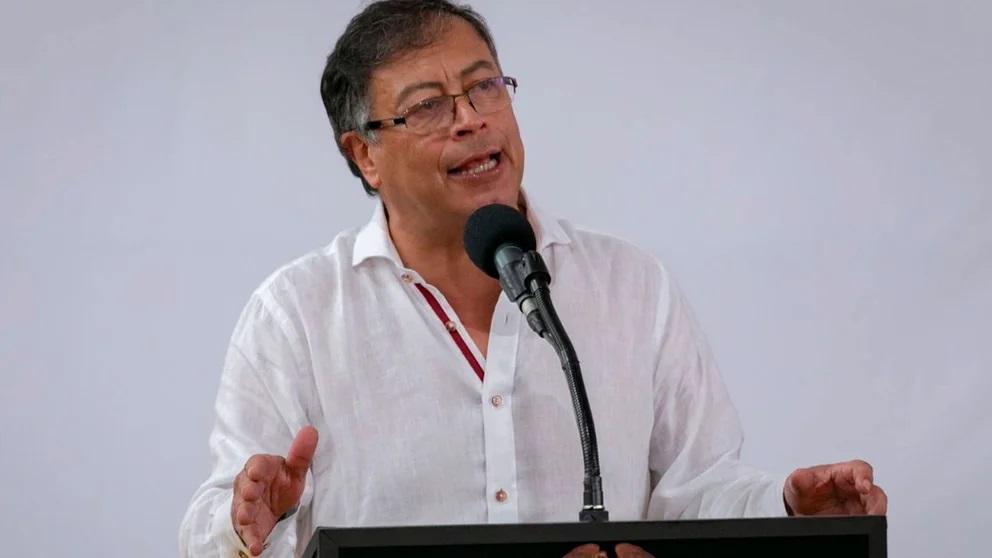 PRESIDENTE PETRO EN EGIPTO