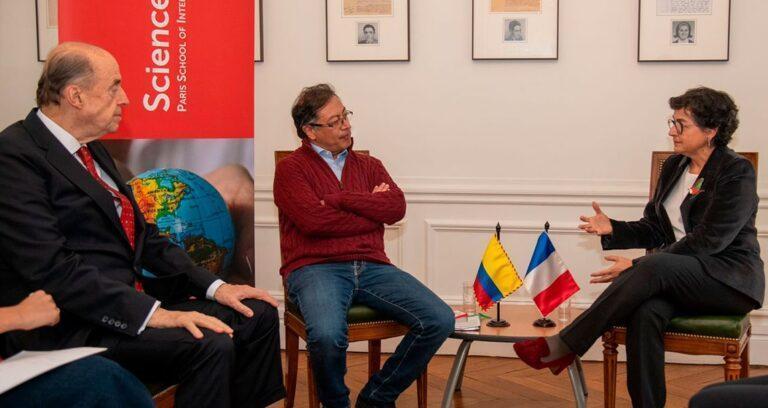 petro sentado