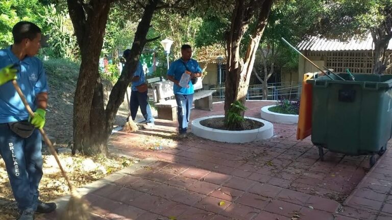 aseo en colegios