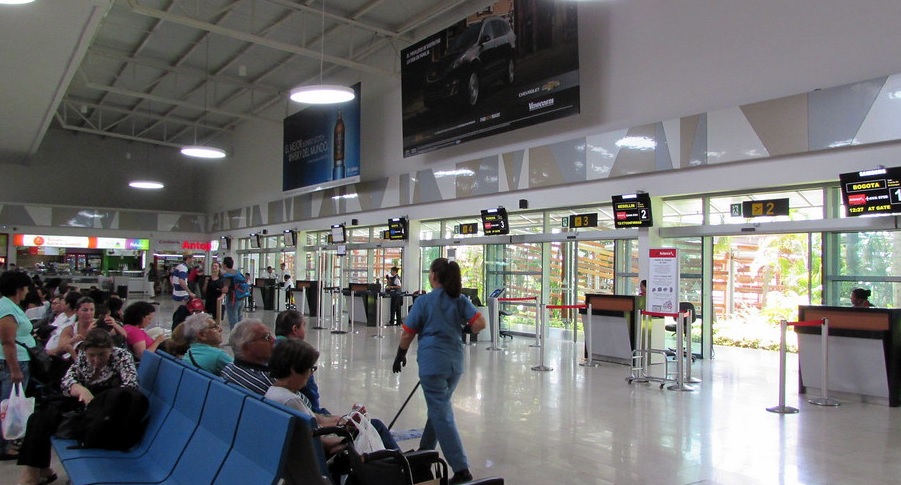 rafael nuñez aeropuerto
