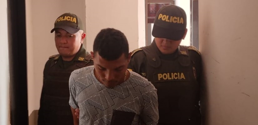 ataco a un mujer con cuchillo