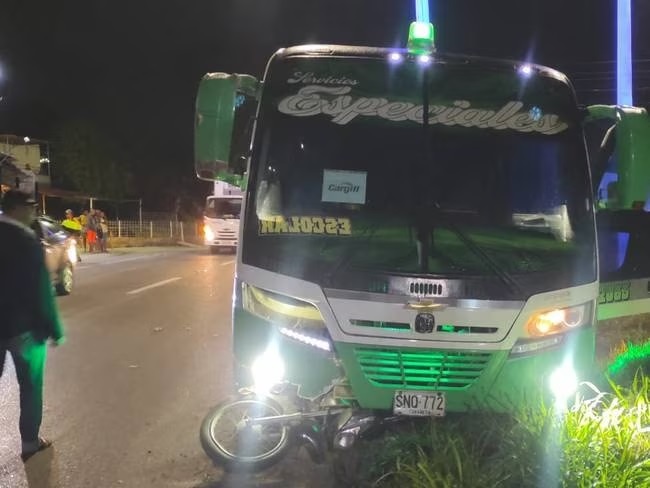 buseta y moto ok