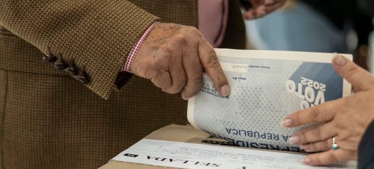 depositando el voto
