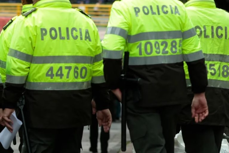uniformados de la policía
