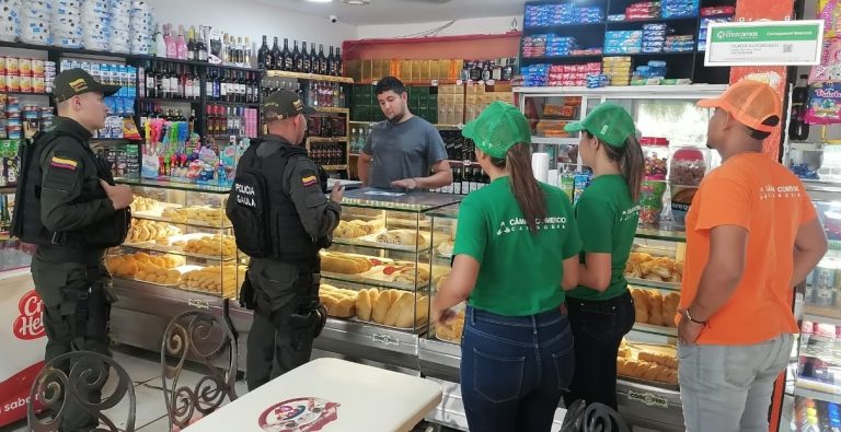 uniformados o