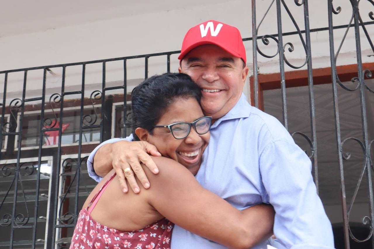 abrazando a william