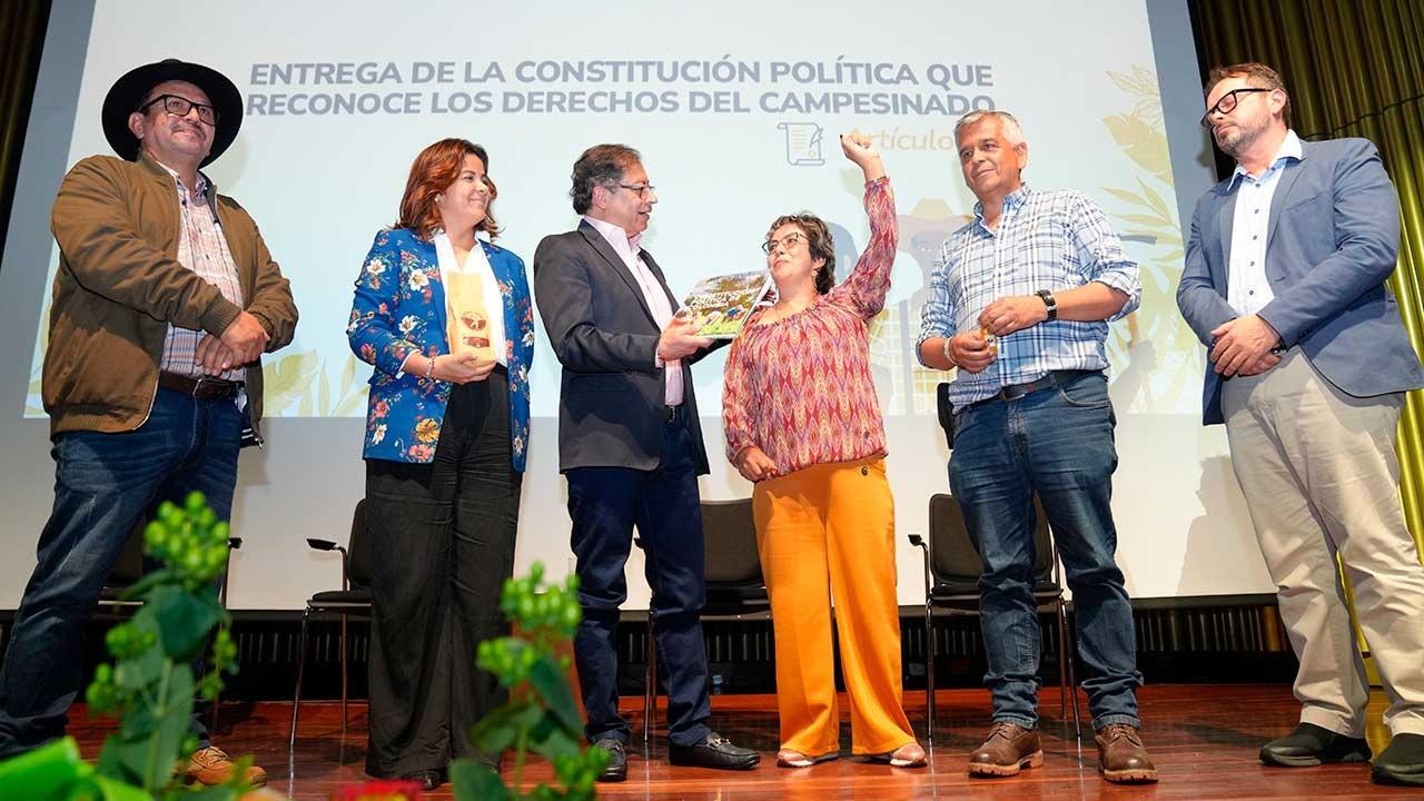 petro y campesinos