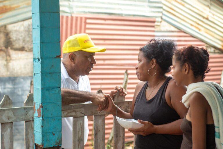 gustavo martinez con la vecina