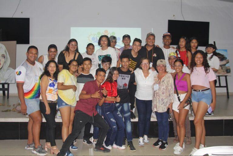 meri con los jovenes
