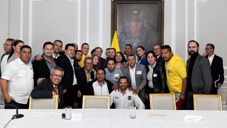 taxistas y petro