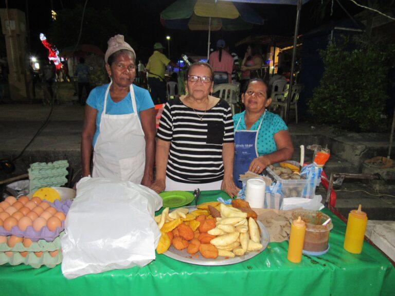 CON LA MESA DE FRITOS