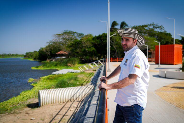 gobernador con el sombrero