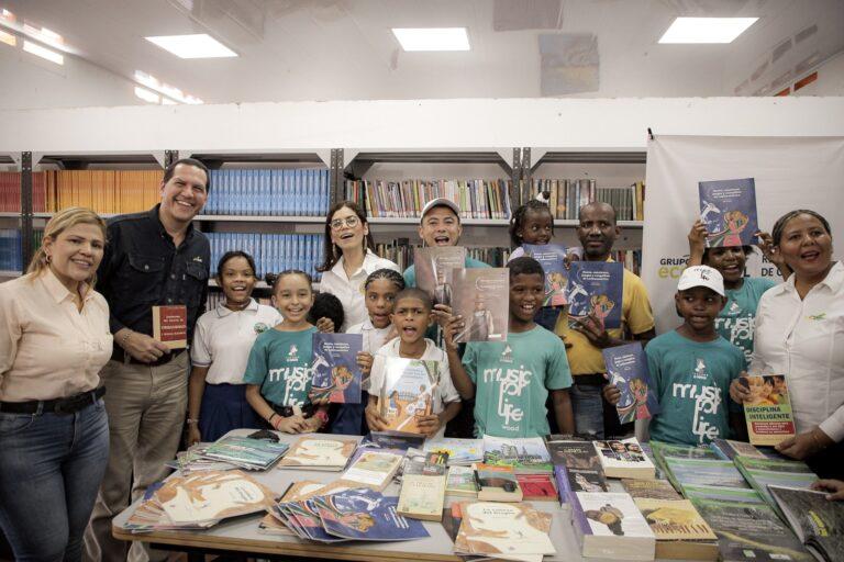 niños con los libros