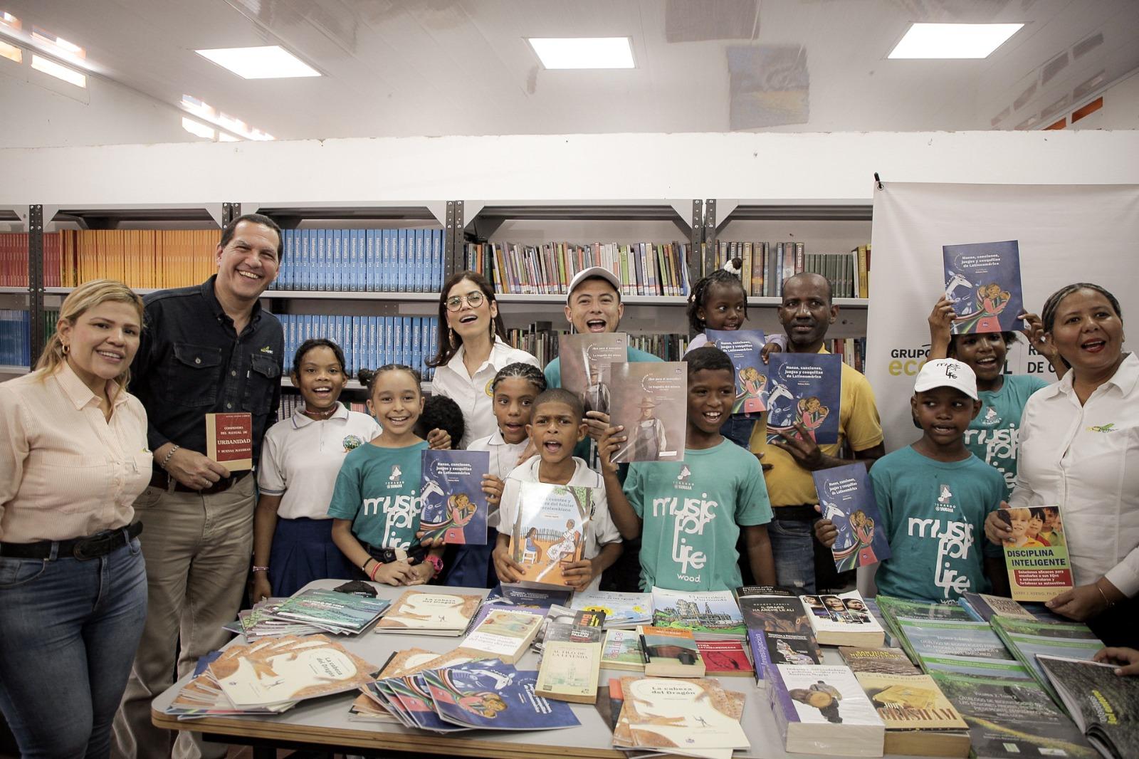 niños con los libros