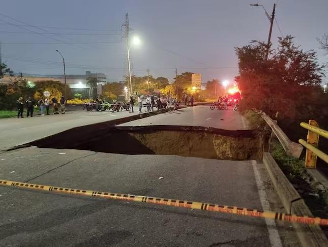 SE CAYO EL PUENTE