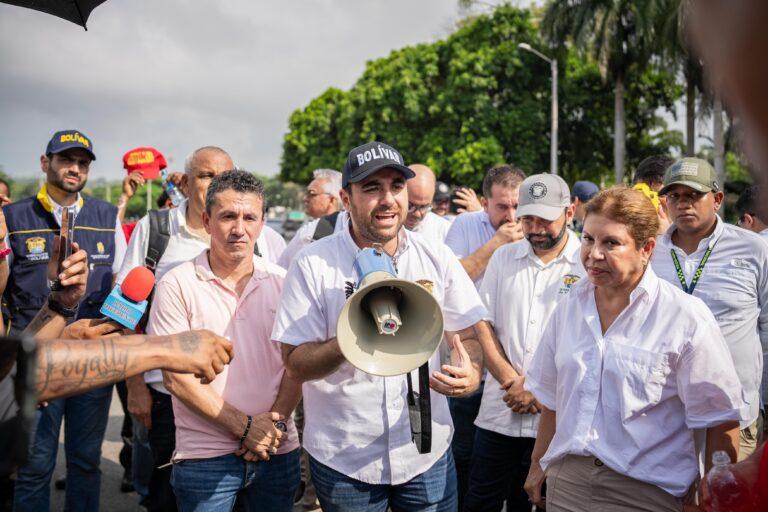 yamil y la alcaldesa