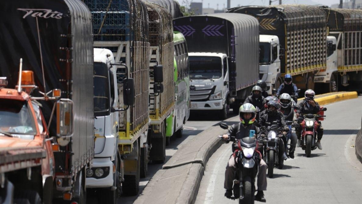 SE LEVANTA EL PARO CAMIONERO