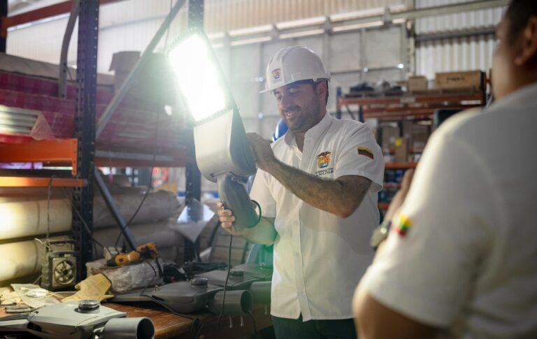 yamilito con la lampara ok