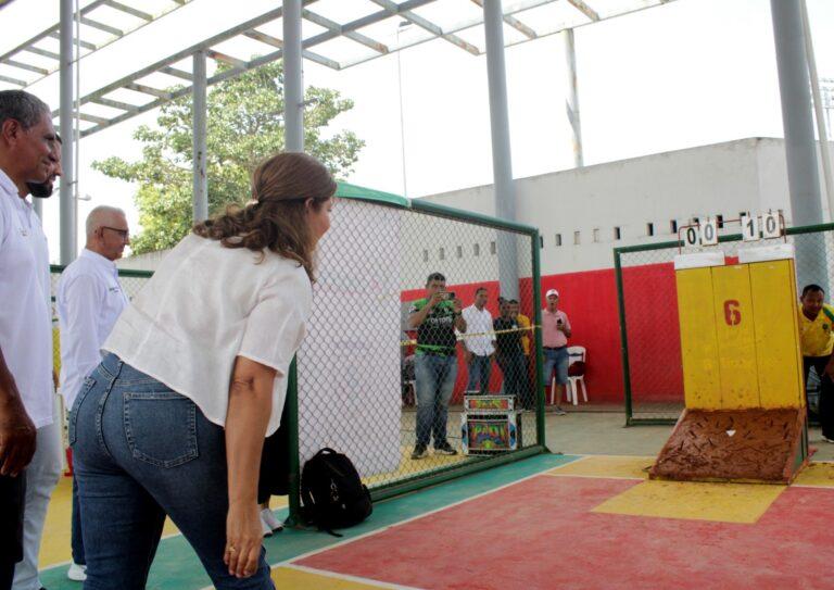 claudia espinosa con tejo