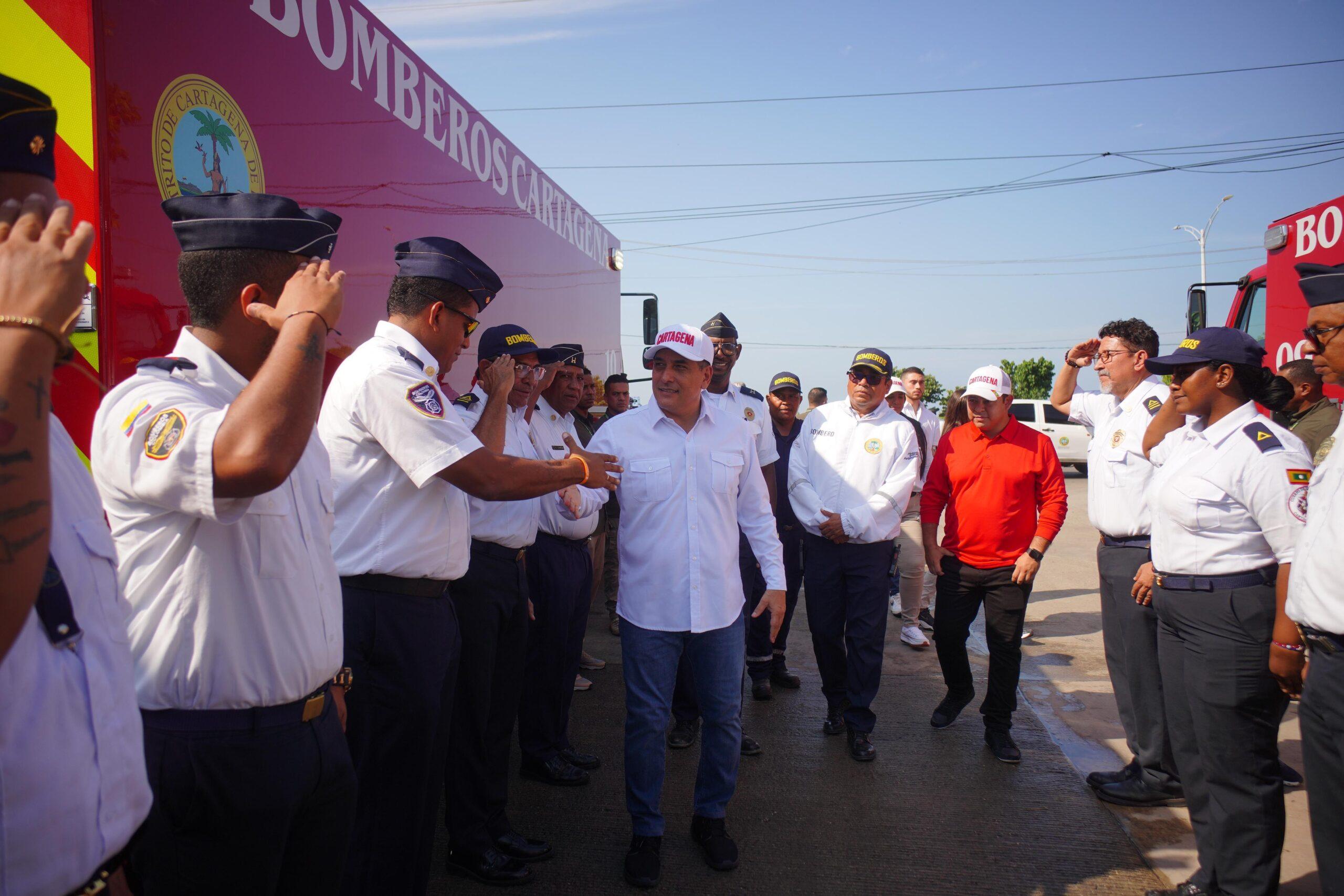 dumek saludando