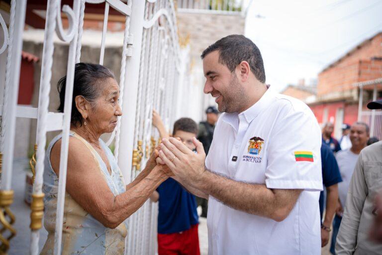 yamil arana con la viejita